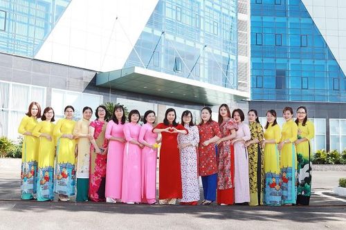 Phụ nữ Vĩnh Tân 4 hưởng ứng 'Tuần lễ Áo dài' năm 2021