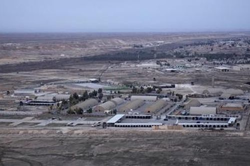 Tên lửa nã liên tiếp vào căn cứ không quân của Mỹ tại Iraq