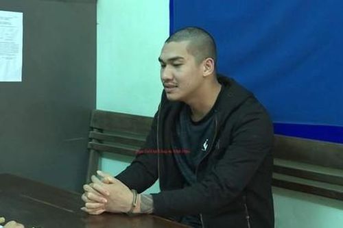 Để xe ôtô trước nhà hàng xóm, còn dùng súng dọa giết người