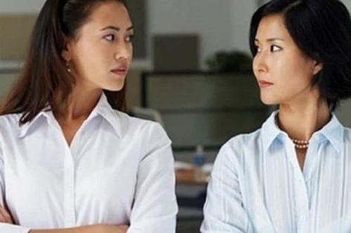 Mẹ chồng chê cháu gái như 'vịt trời', nàng dâu ra quyết định sốc