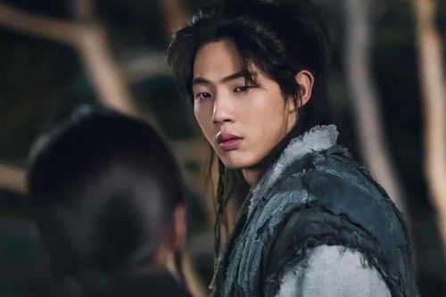 'Sông Đón Trăng Lên' có nguy cơ đổ bể khi nam chính Ji Soo thừa nhận mọi cáo buộc