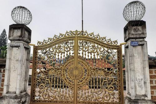 Di tích Quốc gia đặc biệt đình Tây Đằng (Hà Nội) bị cấy thêm cổng biệt thự