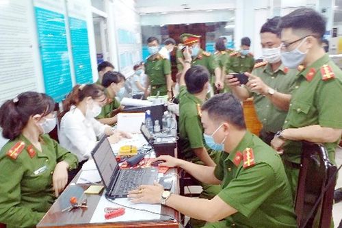 Hơn 100 hồ sơ được CAQ Thanh Khê triển khai cấp căn cước công dân đêm 3-3