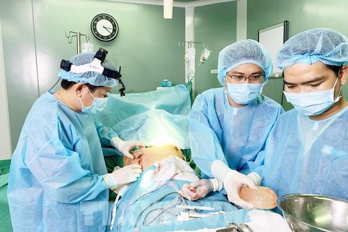 Xử lý cơ sở bỏ sót gạc y tế khi phẫu thuật thẩm mỹ