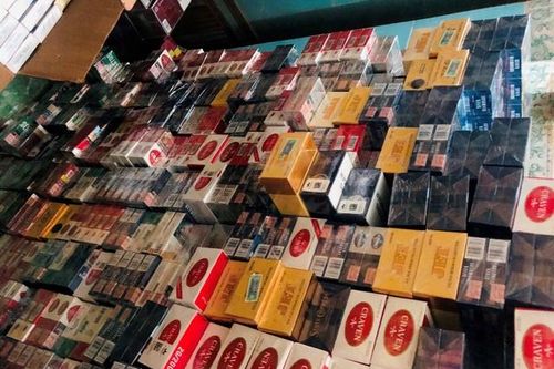 Cà Mau: Tạm giữ đối tượng tàng trữ gần 23.000 gói thuốc lá nhập lậu