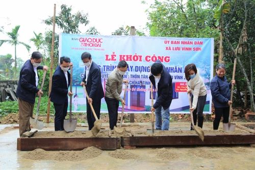 Báo Giáo dục và Thời đại khởi công xây nhà nhân ái cho hộ dân bị ảnh hưởng lũ lụt