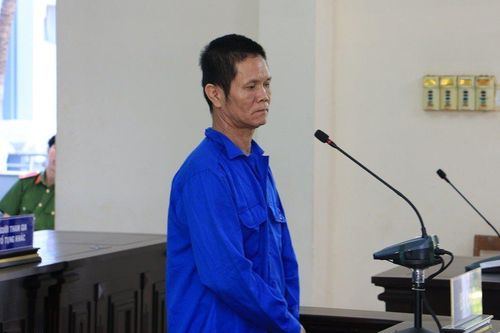 Hai gã thợ hồ nhiều lần xâm hại bé gái