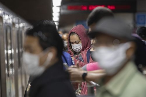 Brazil áp đặt biện pháp 'hạn chế đỏ' do số ca mắc và tử vong tăng cao