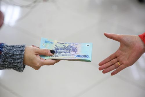 Không tăng lương tối thiểu năm 2021 để duy trì việc làm cho lao động