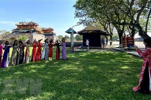 Miễn vé tham quan di tích Huế đối với công dân mặc áo dài dịp 8/3