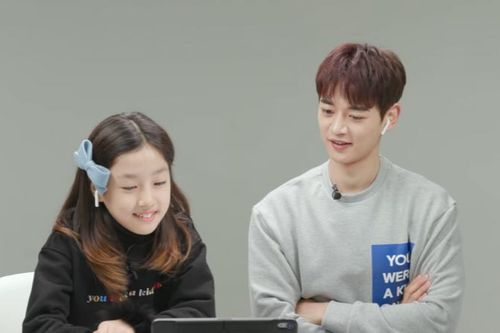Bé gái hỏi sao SHINee thiếu đi Jonghyun, Minho nghẹn ngào trả lời khiến fan xót xa!