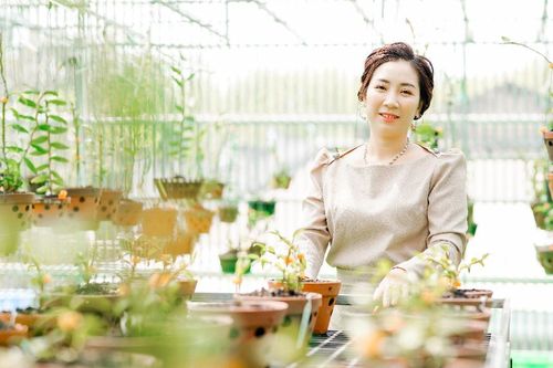 Thái Anh Tuyết: Từ một cô gái buôn rau tới đại gia hoa lan