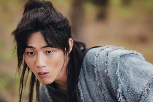 Ngoài Jisoo, nhiều phim đã từng lao đao vì scandal của diễn viên, có cả Việt Nam