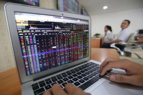 Kết quả chứng khoán ngày 4/3: VN-Index lao dốc, 'bốc hơi' tới 18,43 điểm