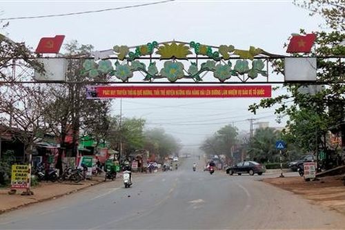 Hướng Hóa: Tạm thời tháo gỡ cổng chào để phục vụ vận chuyển thi công các nhà máy điện gió