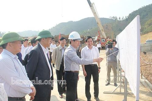 Thường trực Tỉnh ủy kiểm tra tiến độ triển khai một số dự án tại Thành phố và huyện Mai Sơn