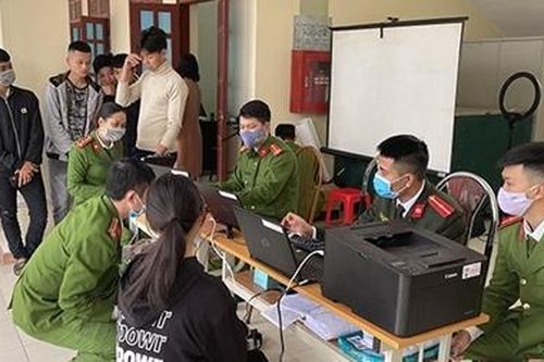 Lập tổ công tác lưu động, làm căn cước gắn chíp phục vụ nhân dân