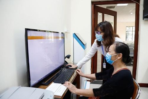 Lấy người dân, doanh nghiệp làm trung tâm