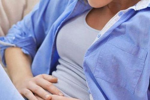 Nữ sinh 21 tuổi đau bụng dữ dội tưởng bị cảm lạnh, nào ngờ suýt mất mạng vì chửa ngoài tử cung mà không biết