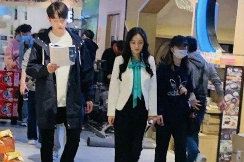 Sánh đôi Hứa Khải mà như chị em trong phim mới, Dương Mịch đã quá tuổi để đóng ngôn tình?