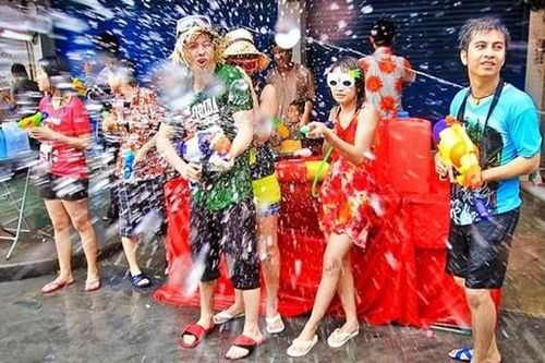 Chờ đợi suốt 2 năm, năm nay Tết té nước Songkran ở Thái Lan được phép tổ chức