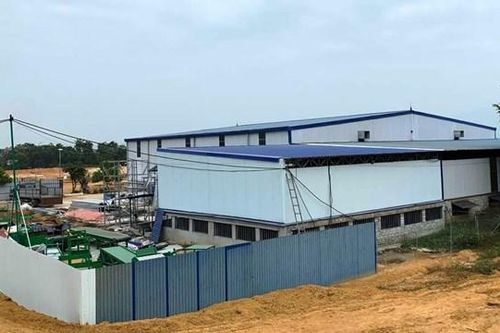 Tự ý san hạ đất rừng, xây nhà máy không phép