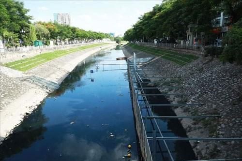 Sông, hồ bị ô nhiễm: Cần giải pháp xử lý tận gốc