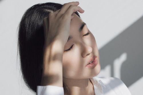 Phụ nữ độc thân bị kỳ thị nhiều hơn đàn ông?