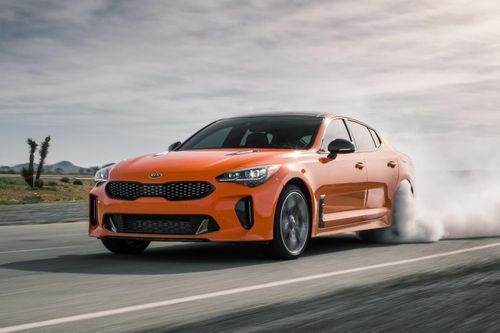 Kia Stinger 2022 được nâng sức mạnh động cơ, tăng giá bán