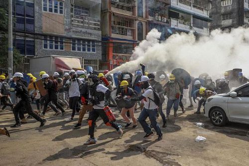 Liên Hợp quốc kêu gọi quân đội Myanmar ngừng dùng bạo lực với người biểu tình ôn hòa