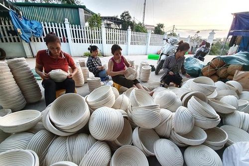 Làng nghề vượt khó