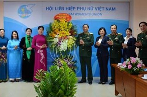 Thượng tướng Trần Quang Phương thăm, chúc mừng Trung ương Hội Liên hiệp Phụ nữ Việt Nam nhân dịp 8-3