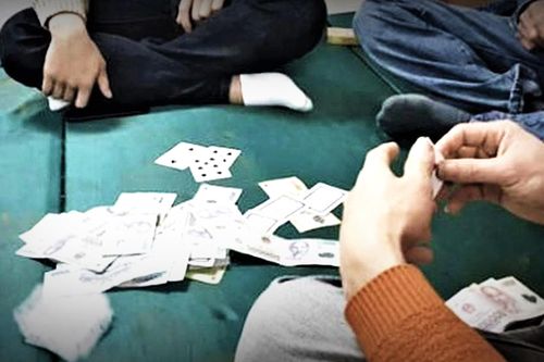 Bắt giữ đối tượng đánh bạc ăn tiền, chống người thi hành công vụ