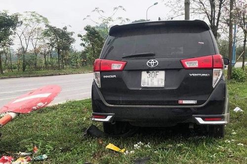 Lái ô tô gây tai nạn 3 người thương vong ở Mê Linh, tài xế khai do 'buồn ngủ'