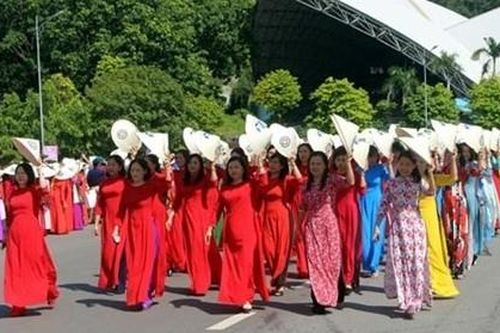 Tuần lễ áo dài Việt Nam 2021 được hưởng ứng mạnh mẽ