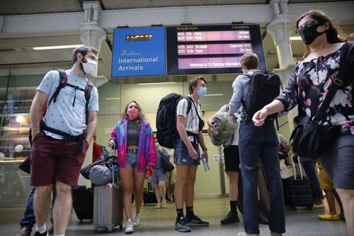 Nghiên cứu khuyến nghị mở cửa đón du khách quốc tế