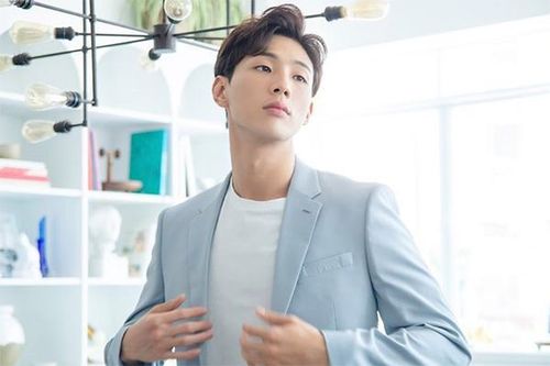 Tài tử Hàn Quốc xin 'quỳ gối' tạ lỗi vì từng quấy rối tình dục