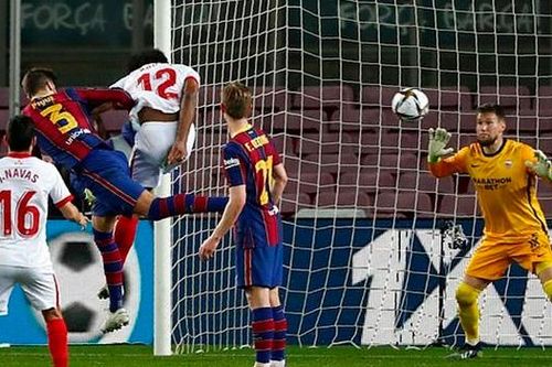 Pique vừa 'cứu rỗi' Barca, phải nghỉ 2-3 tuần vì chấn thương