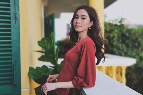 Nhan sắc xinh đẹp 'vạn người mê' của Hoa hậu Đặng Thu Thảo ở tuổi 30