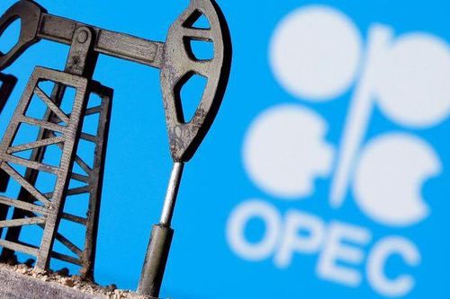 OPEC+ bất ngờ không nâng sản lượng, giá dầu vọt lên cao nhất từ 2019