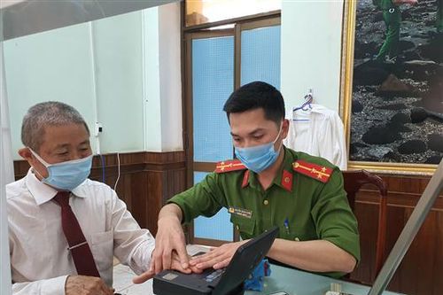 Tạo điều kiện thuận lợi để cấp thẻ căn cước công dân có gắn chip điện tử