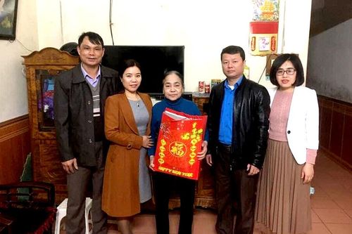 Quan tâm đời sống nữ công nhân viên chức