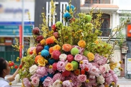 Những đại gia mạnh tay chi hàng chục triệu đồng mua ngày 8/3