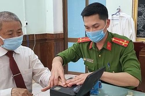 Công an Đông Hà cấp căn cước gắn chip điện tử cho công dân