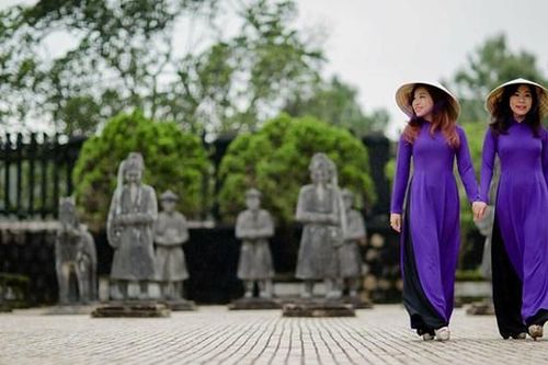 Di tích cố đô Huế miễn phí tham quan với khách mặc áo dài truyền thống