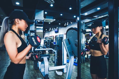 'Rạp phim đã được mở, sao phòng gym vẫn chưa?'