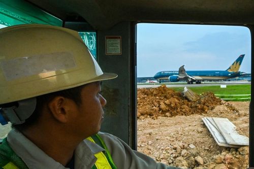 Vì sao các địa phương ồ ạt xin quy hoạch sân bay?
