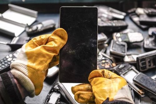 100 triệu chiếc smartphone cũ lọc được 120 kg vàng