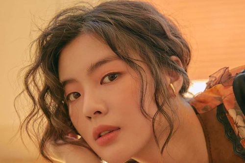 Bạn gái Lee Kwang Soo giống Song Hye Kyo và Irene