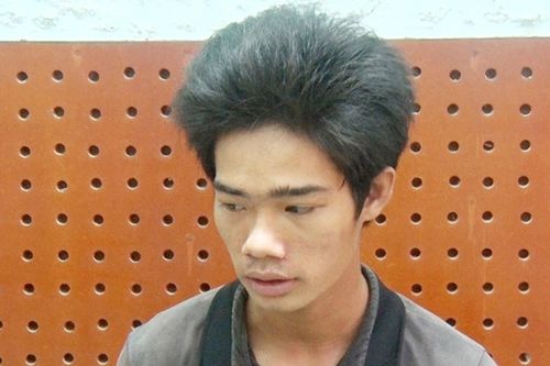 Tên trộm ôtô bỏ lại xe máy vừa lấy được